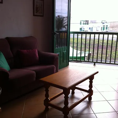 Clandestino Surf Adventure Caleta De Famara