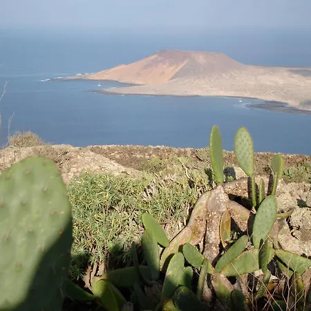 Clandestino Surf Adventure Caleta De Famara