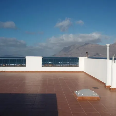 Apartament Clandestino Surf Adventure Caleta De Famara