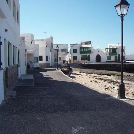 Apartament Clandestino Surf Adventure Caleta De Famara